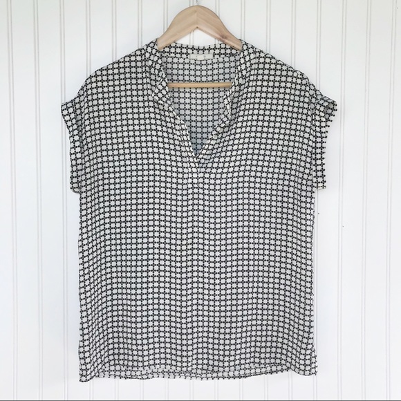 ⭐️ 3 for $25 Black & White Blouse - Picture 1 of 8